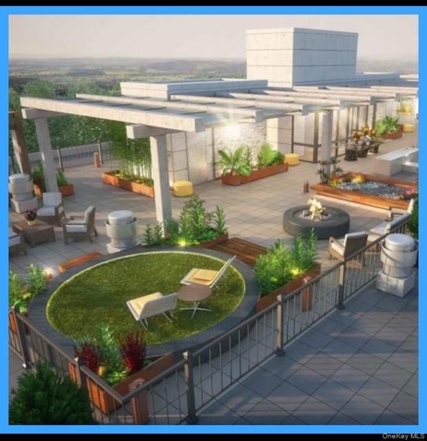 Building Photo - 5 Grace Ave