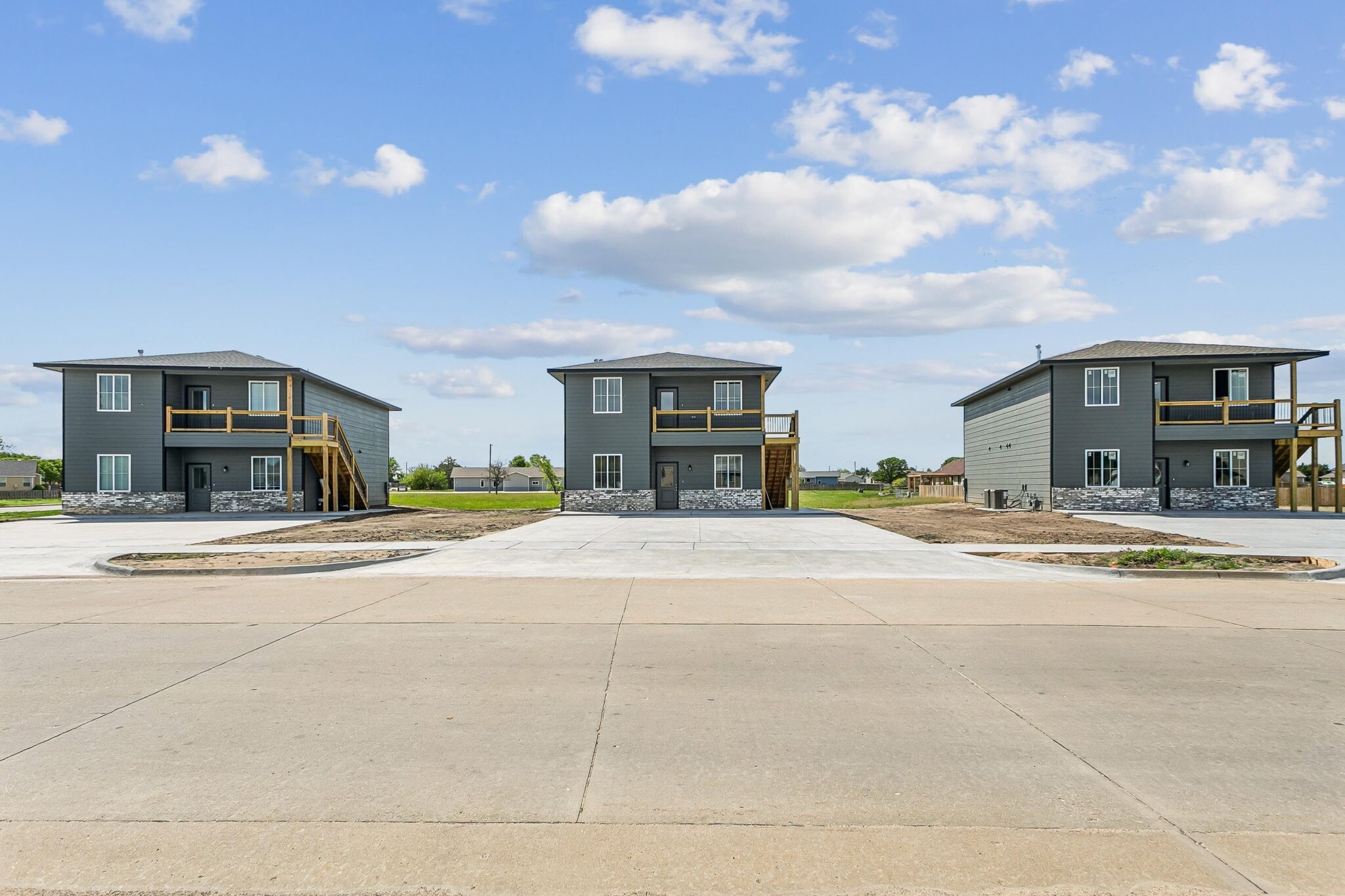 Building Photo - 105 Meadowbrook Dr