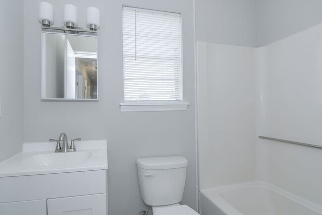 Building Photo - Brick Ranch in Columbia County