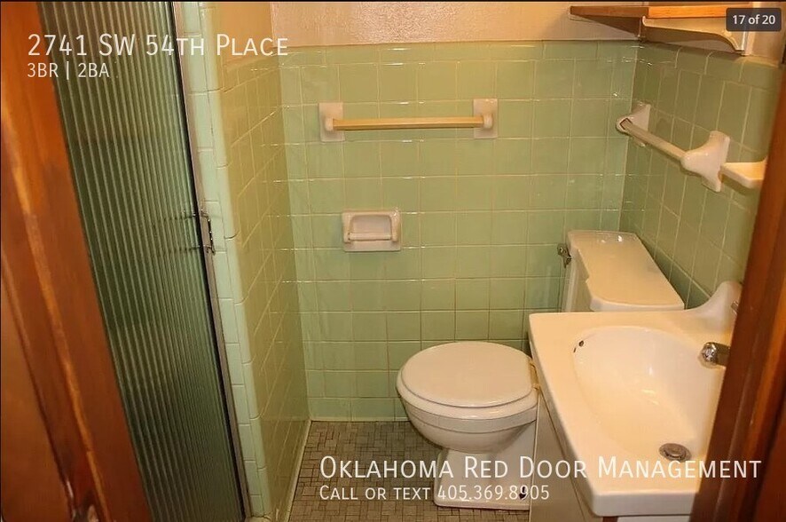 Building Photo - 2741 SW 54th Pl