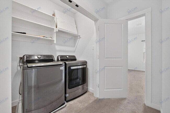 Building Photo - 8728 Ice House Dr