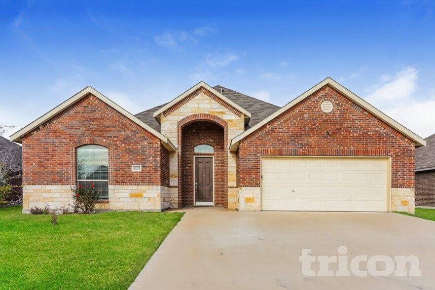 Building Photo - 1237 Chase Ln