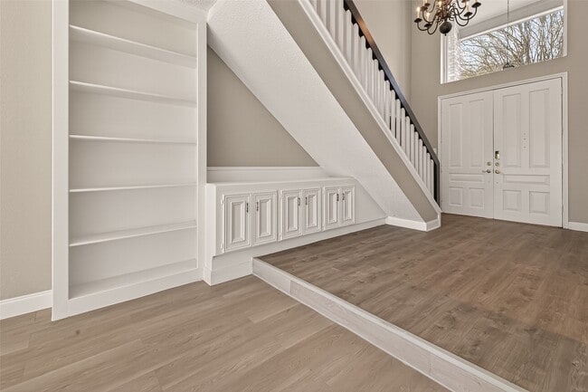 Building Photo - 1709 Coles Farm Dr