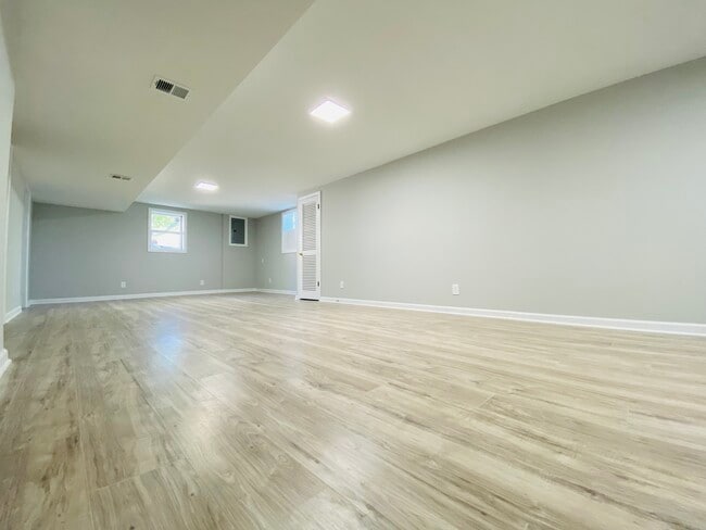 Building Photo - 6629 Kirby Ct