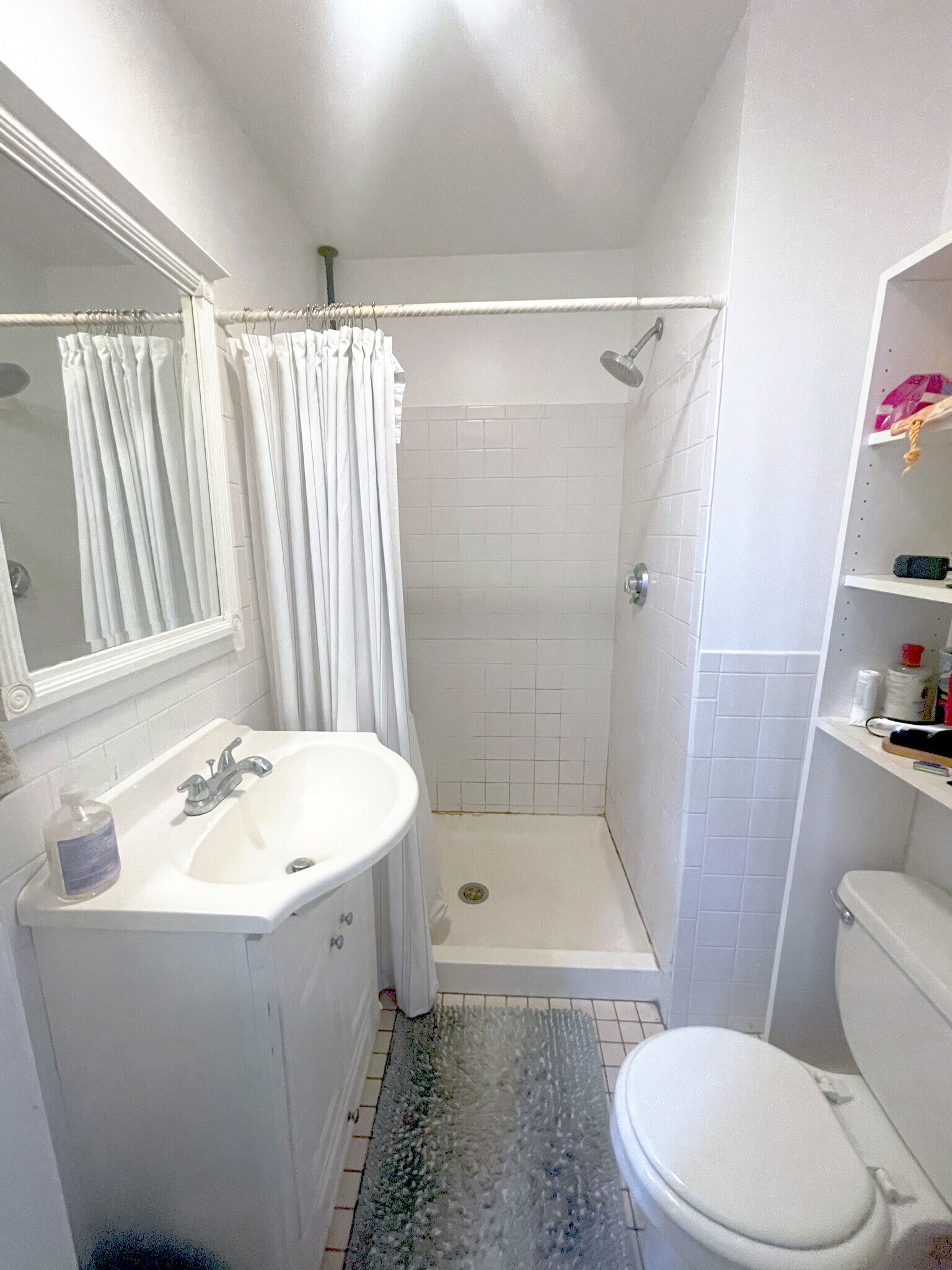 Building Photo - 9 Hillside St