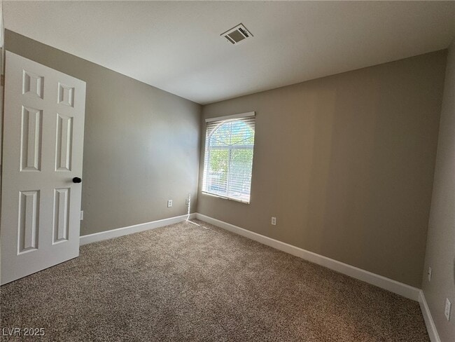 Building Photo - 910 Elegant Coral Ave