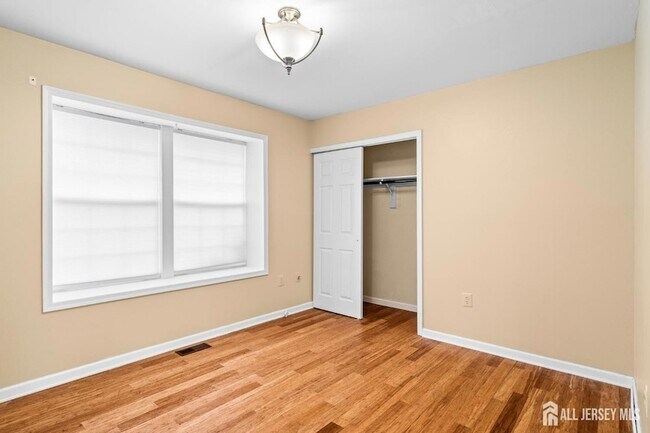 Building Photo - 19 John Paul Jones Dr