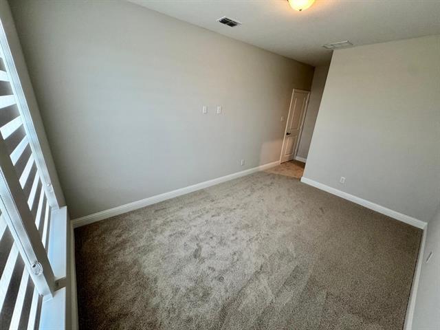 Building Photo - 2930 Eleanor Dr