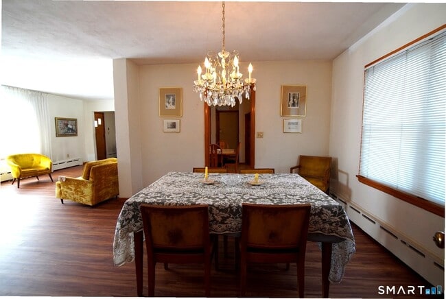 Building Photo - 30 Day Spring Ave