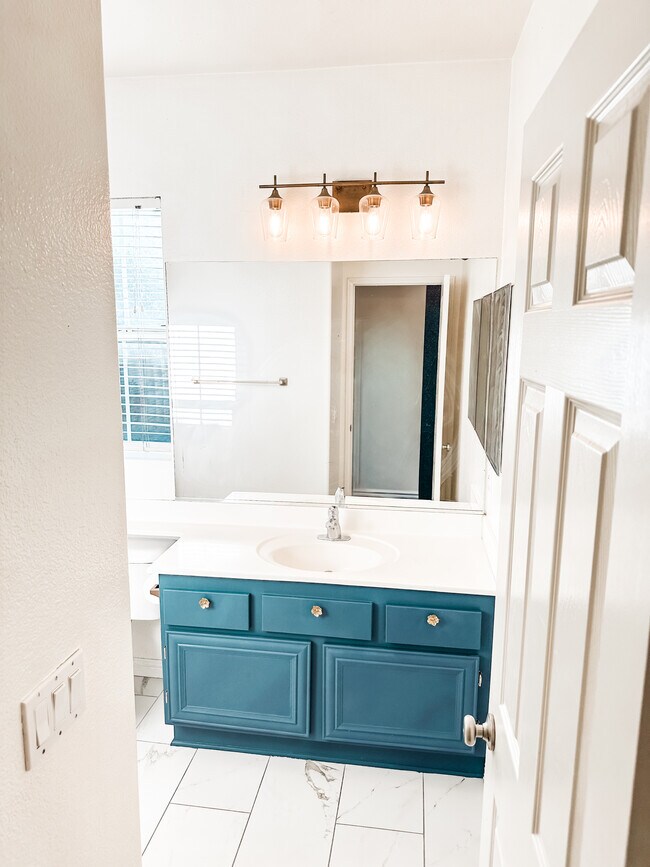 Building Photo - 2744 Crown Ridge Rd