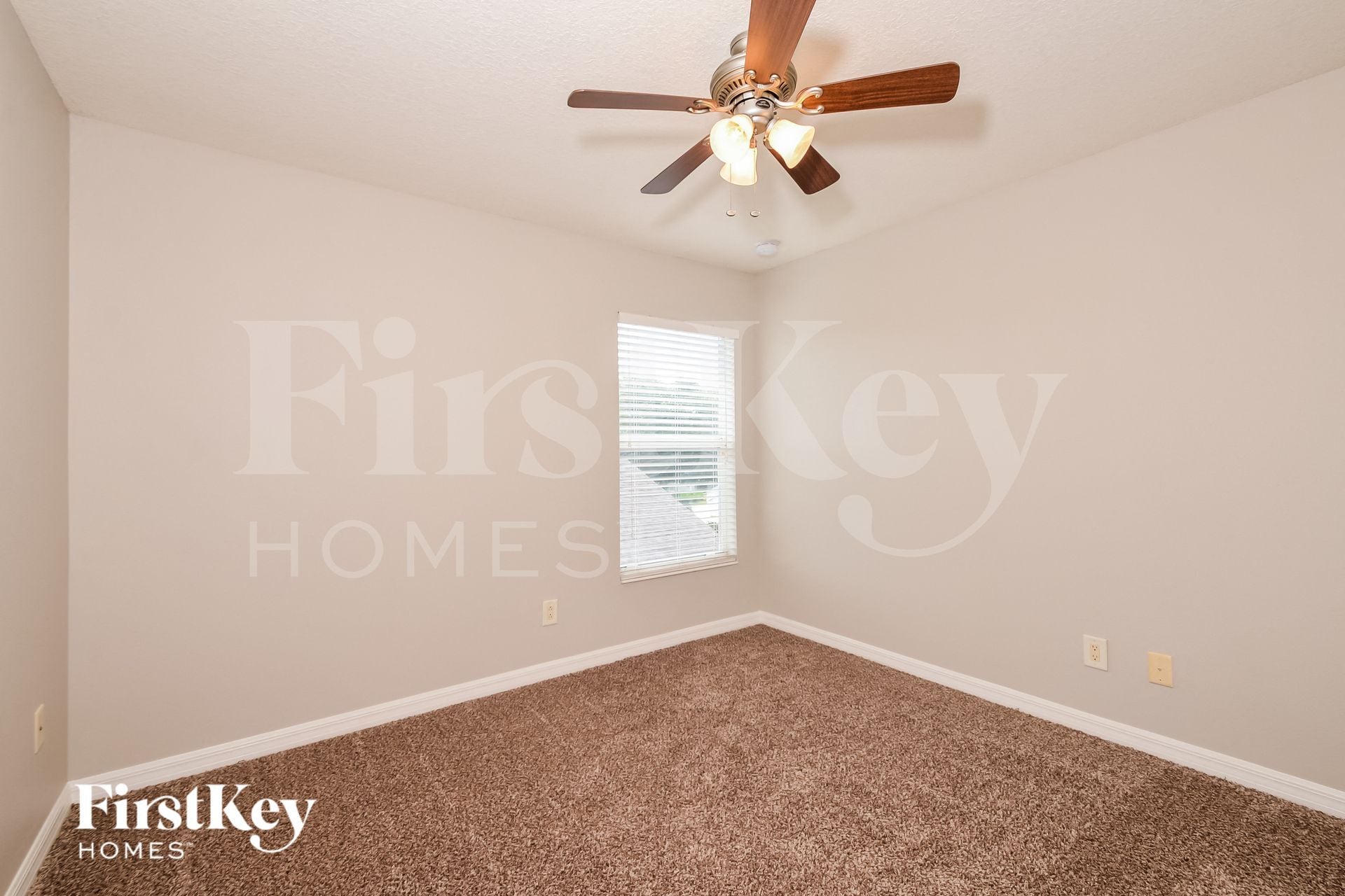 Building Photo - 10205 38th Ct E