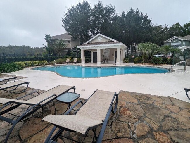 Building Photo - 2142 Park Crescent Dr