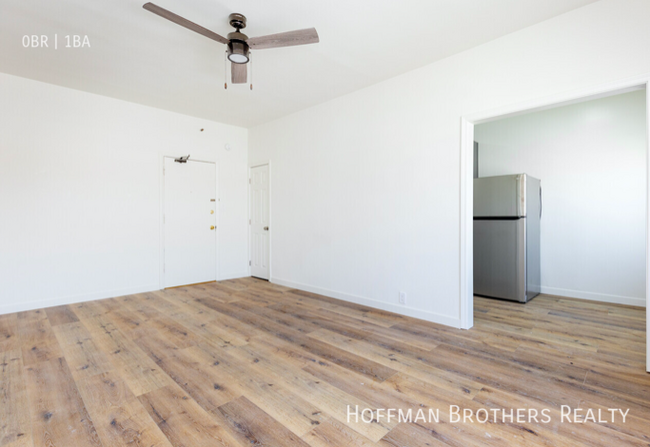 Building Photo - 518 S St Andrews Pl