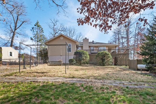 Fully fenced backyard - 18 Tuxford Cir