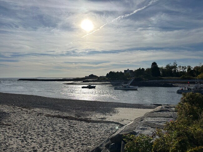 Building Photo - 2BR WINTER RENTAL, Fully Furnished– Heat Included, Near Downtown Kennebunkport