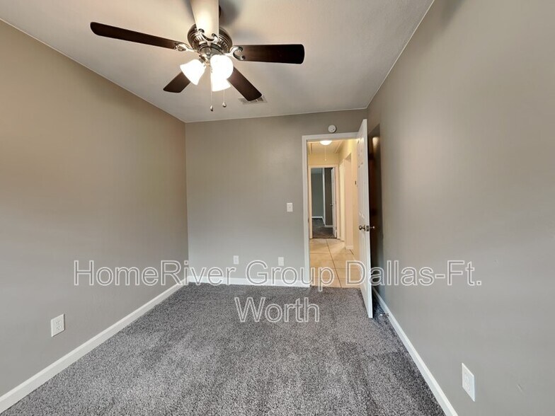 Building Photo - 600 British Ct
