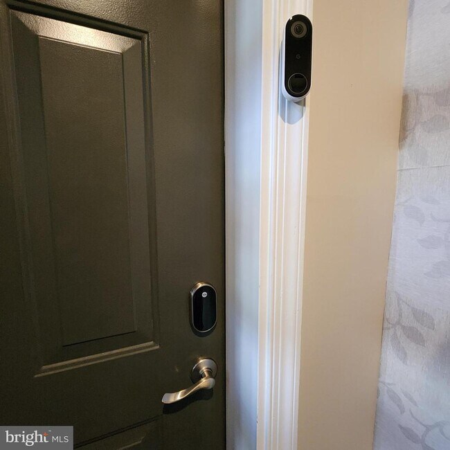 Building Photo - 255 S Pickett St