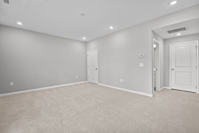 Building Photo - 1136 Commack Dr