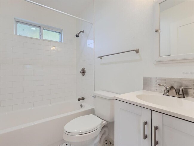 Building Photo - 808 Orchid Ave