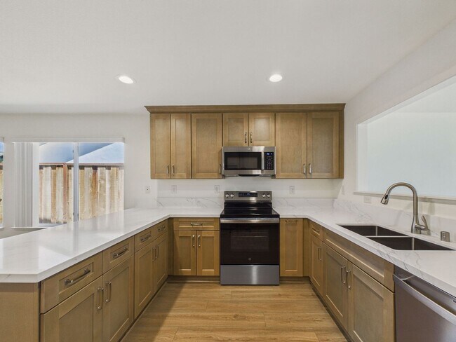 Building Photo - COMPLETELY BRAND NEW HOUSE from ground up! Available NOW $5,300