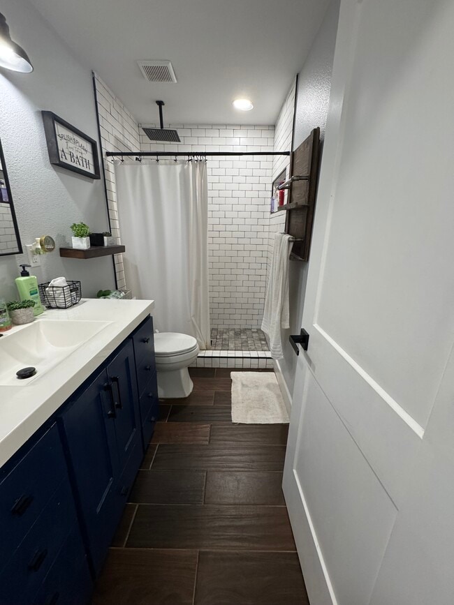 Building Photo - 15411 Mile 20 N