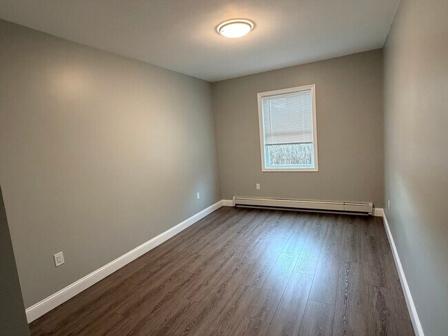 Building Photo - 86 Kendall Ave