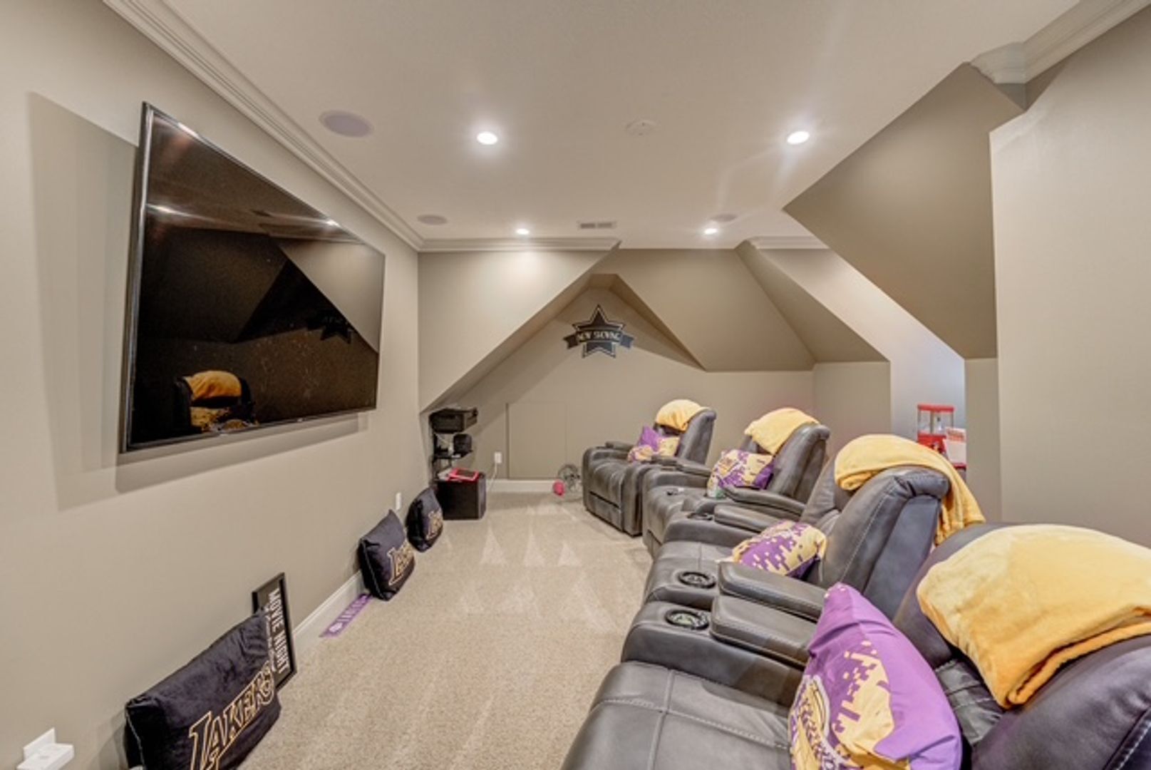 Building Photo - 30 Winslow Cv