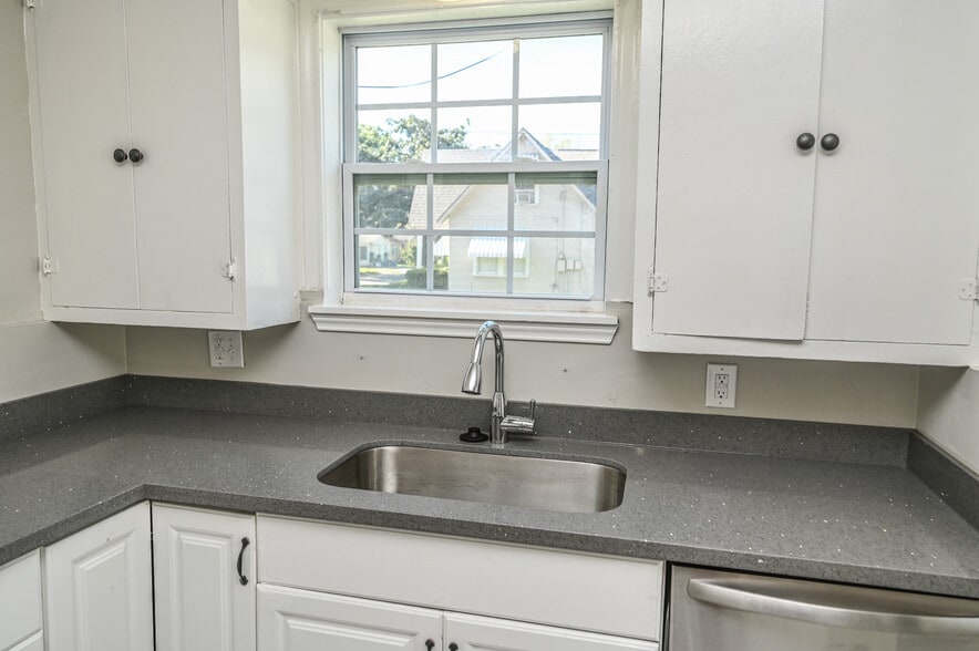 Building Photo - 500 Alford St