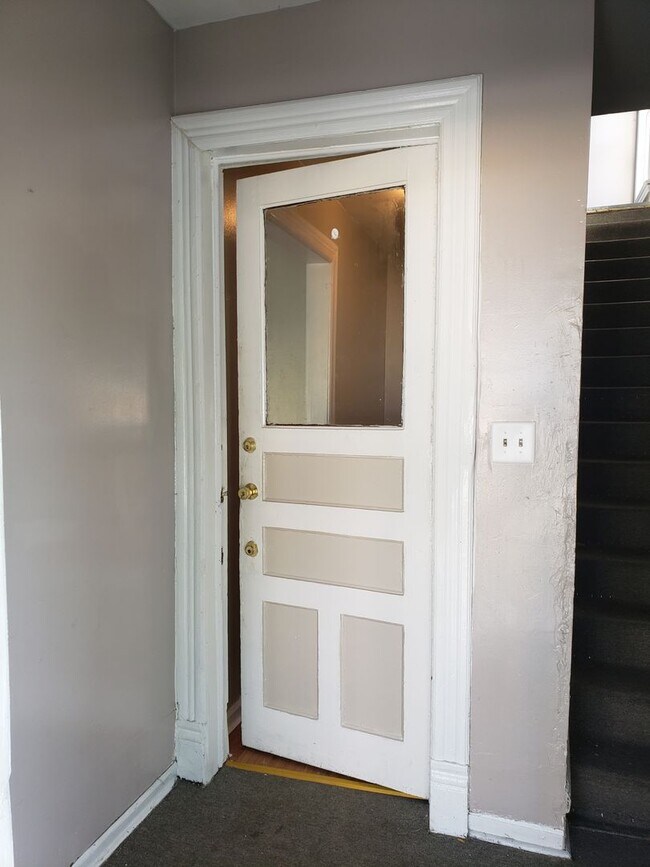 Building Photo - 154 Chenango St