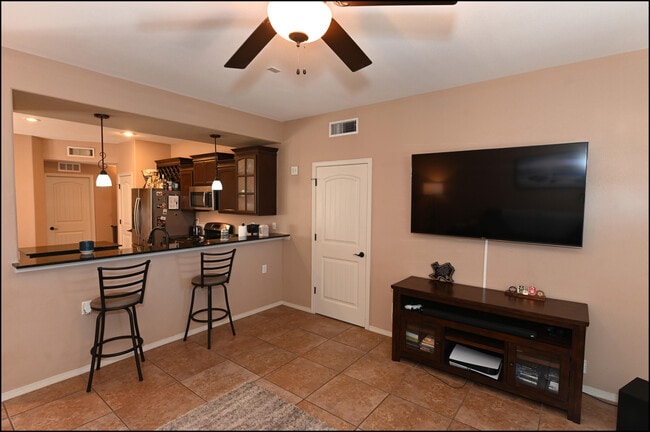 Building Photo - 14365 Valley Light Ct