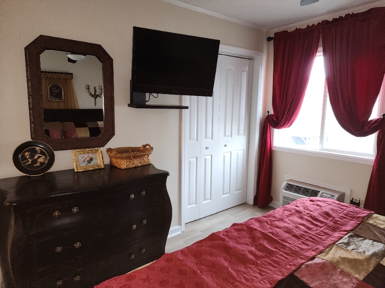 Building Photo - 4201 N Ocean Blvd