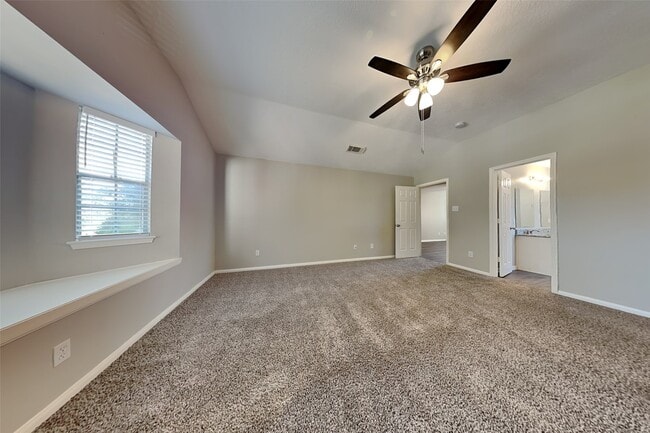 Building Photo - 29439 Fox River Dr