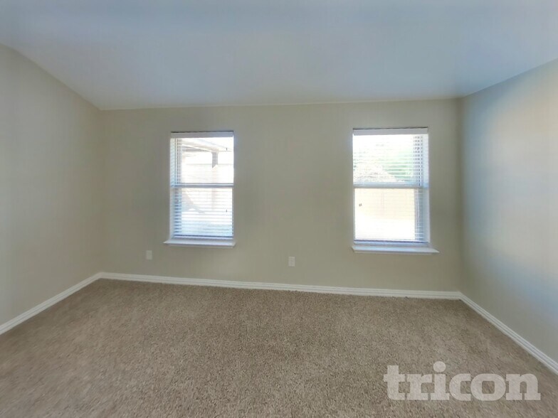 Building Photo - 429 Park Meadows Dr