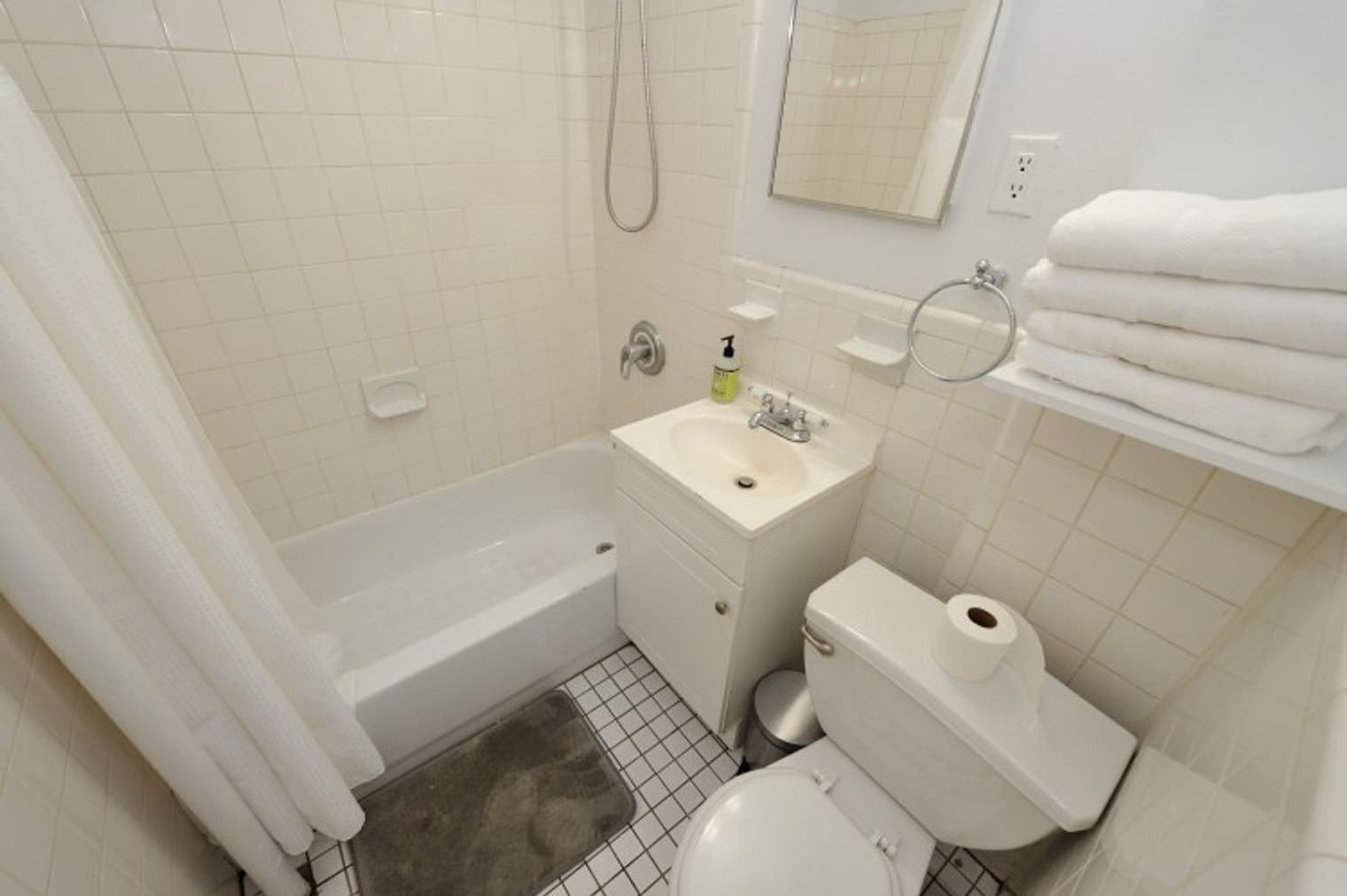 Building Photo - 126 E 39th St