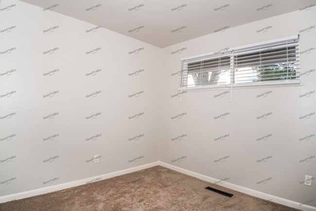 Building Photo - 4814 Neptune Ln