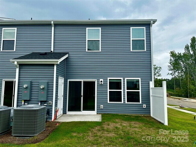 Building Photo - 6126 Starview Ter