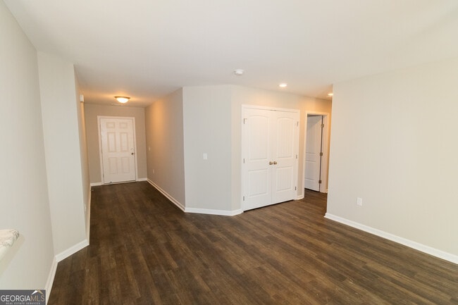 Building Photo - 214 Evans Ter
