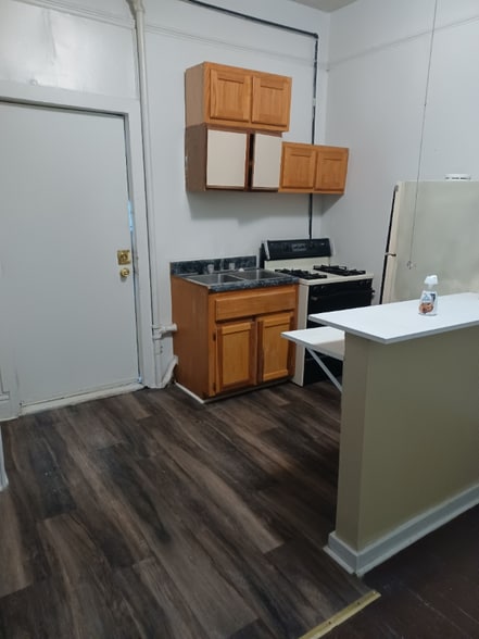 Building Photo - 1017 E Breckinridge St