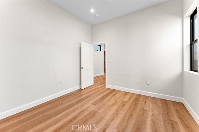 Building Photo - 2430 E 7th St