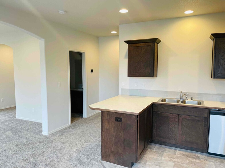 Building Photo - 611 Koontz Rd