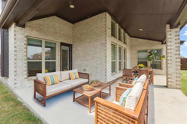 Building Photo - 3009 Lakeshore Dr