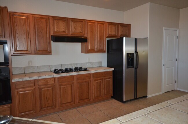 Building Photo - Spacious 3BR/2BA/2.5 CG, 2167 sq.ft. renta...