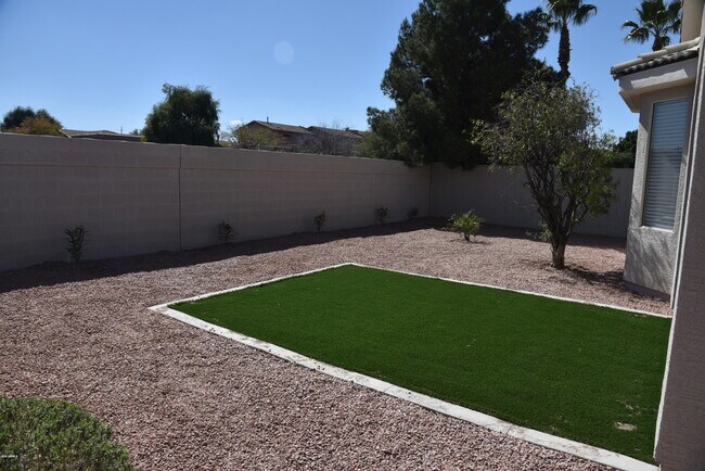 Building Photo - 1365 W Musket Way