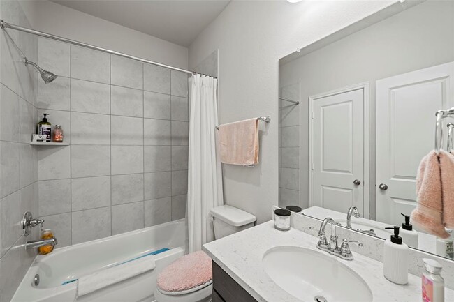 Building Photo - 3306 Old Ironwood Dr