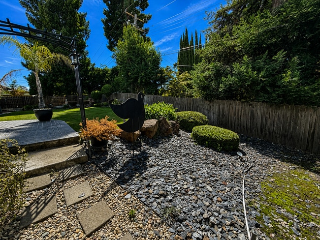 Building Photo - 8036 Glenbar Way