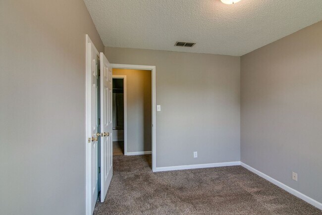 Building Photo - 1126 Timothy Ave