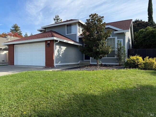 Building Photo - 861 Sonnet Dr