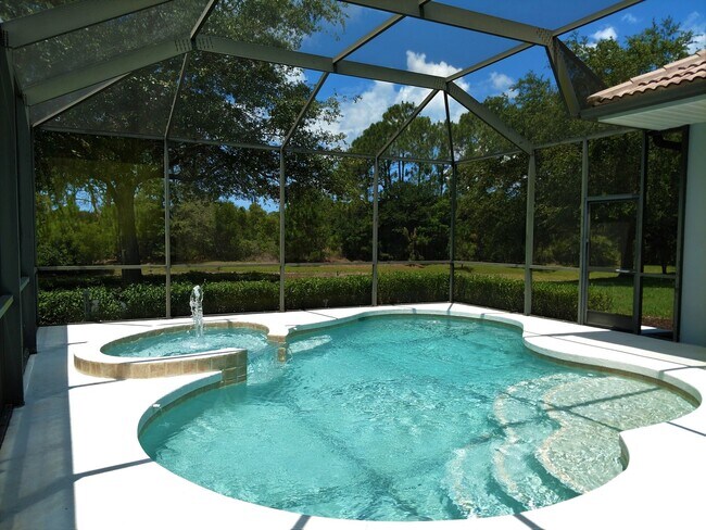 Building Photo - Annual Rental: Luxurious 4 Bedroom 3 bath POOL home in Woodlands of Rivendell! Just Blocks form P...