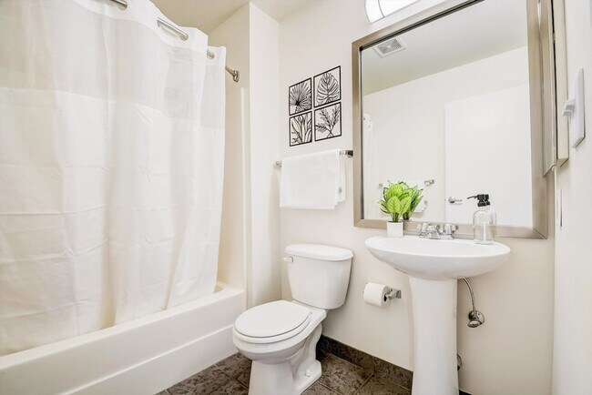 Building Photo - 50 N Illinois St