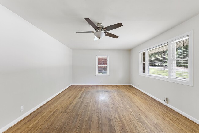 Building Photo - 2808 Bardwell Rd